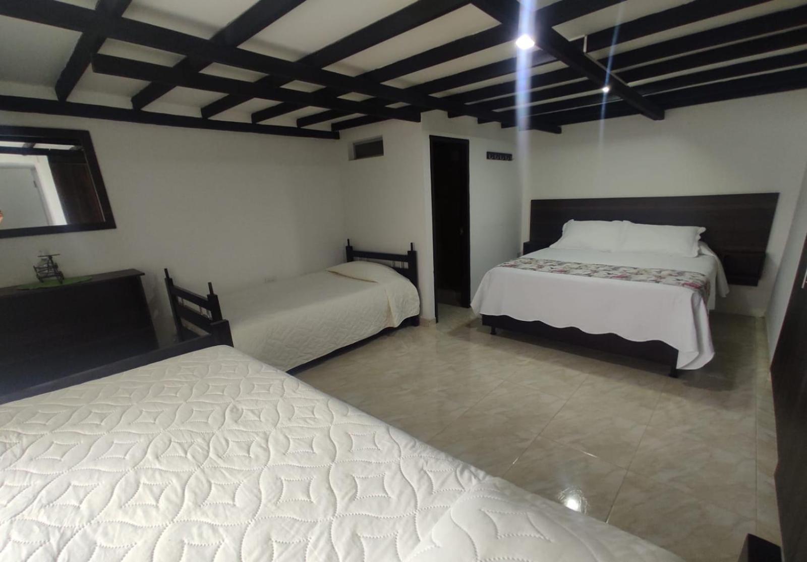 Bosques De La Pradera Hotel La Linda Luaran gambar